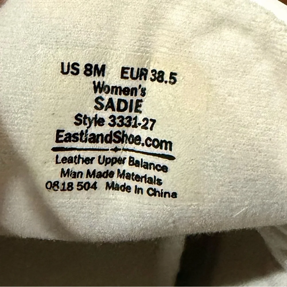Eastland Women’s White and Brown Women's Flats! Size 8! Best Offer Accepted! 🤍🤎 - Picture 10 of 13